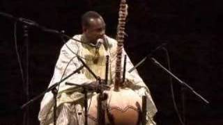 Toumani Diabaté  Cantelowes live at El Real Alcazar [upl. by Ahsiruam]