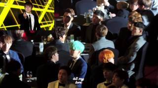 160114 EXO reaction to SEVENTEEN 아낀다Adore U  Seoul Music Awards [upl. by Ilaire]