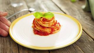 Barilla  How to make Spaghetti with Basilico sauce [upl. by Drofwarc]