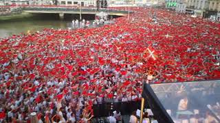 Fêtes de Bayonne 2018  les festayres chantent quotLa Peña Baionaquot [upl. by Aekin]