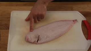 Préparer un poisson plat à 4 filets type sole [upl. by Anes]