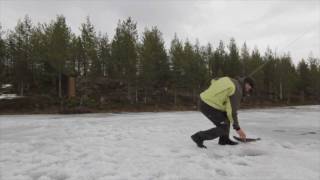 Flugfiske på isen  quotflycefishingquot  Flyfishing on the ice [upl. by Furie]