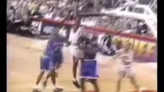 Michael Jordan DUNKS ON SHAQ [upl. by Jori609]