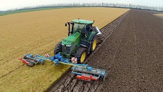 Ploughing amp Power Harrowing in one pass with a John Deere 7280R  Lemken Zirkon  Kverneland [upl. by Adnesor]