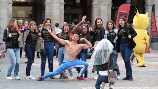 Voy SIN CAMISETA por la CALLE asi recciona la gente [upl. by Ahsiuqet]