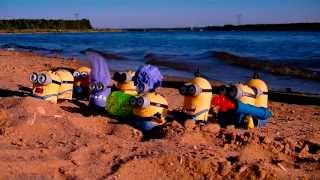 Sambor amp minionki rozrabiają w Poraju Minions  Despicable Me 2 McDonalds Toys official video [upl. by Neeruam]