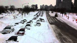 Chicago blizzard 2011 closes Lake Shore Drive HD [upl. by Huntingdon]