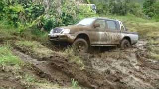 HILUX vs L200 [upl. by Ellimac]